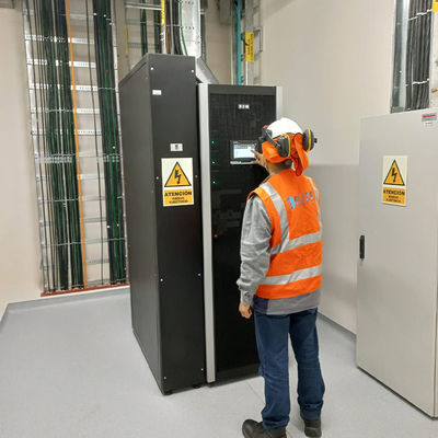 380Vac 3 Phase Double Conversion Long Standby Time Model Online Tower UPS untuk Kinerja